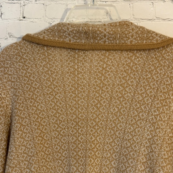 New Directions Tan Open-Front Fringed Woman’s  Sweater - Picture 7 of 8